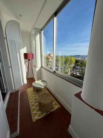 Maison De Village Renovee Avec Vue Mer Exceptionnelle Sainte-Maxime Exteriör bild